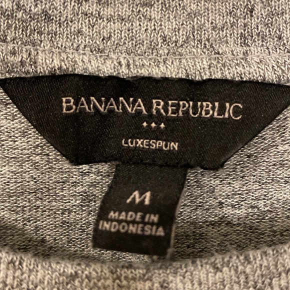 🌷3/15🌷Banana Republic Lightweight sweater. Med. - Picture 3 of 4